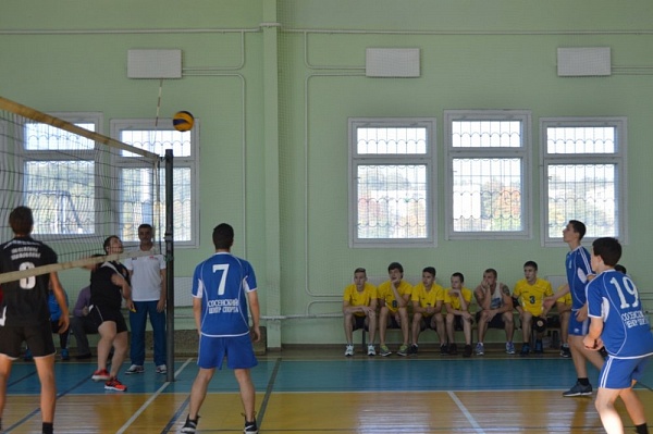 «Когмгаз» обыграл «Кокошкино» в волейбол